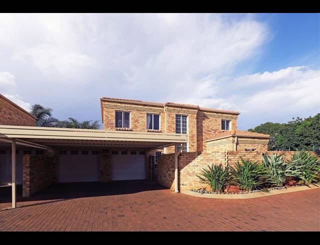 3 BEDROOM TOWNHOUSE FOR SALE IN HONEYHILLS